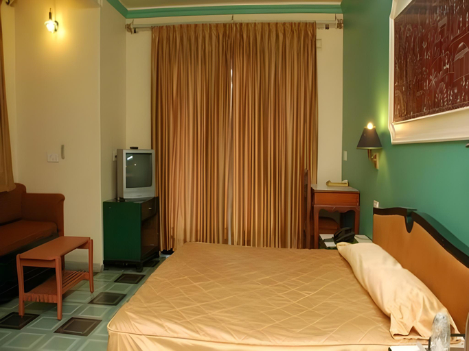 Bedroom 4, Rutu Gandh Heritage Hotel, Pune