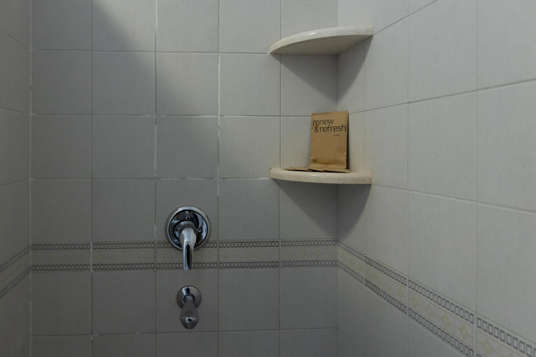 Bathroom 3, Al Shatti Villas, Salalah