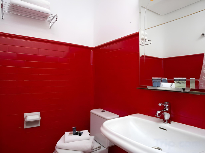 Bathroom 4, Casual del Teatro Madrid, Madrid