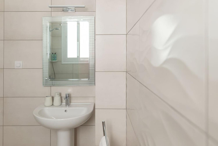 Bathroom 4, Saint Matthew Central Apartment by Senaon, Crete