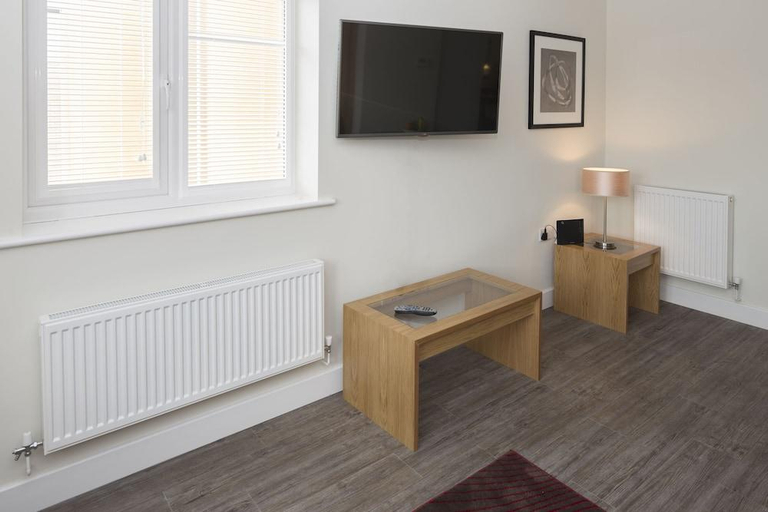 Others 5, HOF - Beneficial House, Bracknell Forest