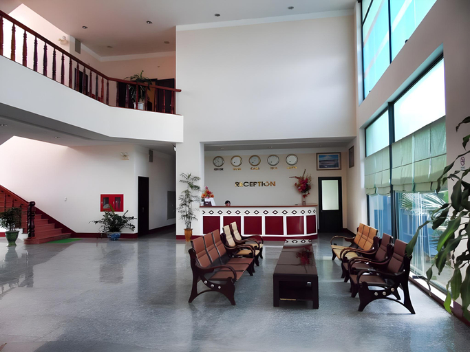 Public Area, Xieng Khouang Hotel, Pek