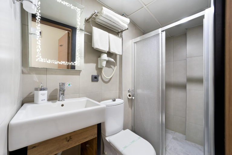 Bathroom 4, Vizyon City Hotel, Fatih
