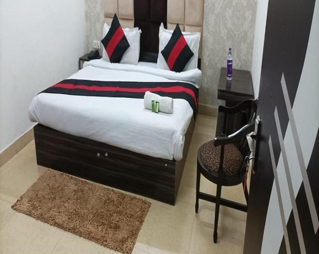 Bedroom 2, Staygo Hotel Near Haridwar Railway Station, Hardwar