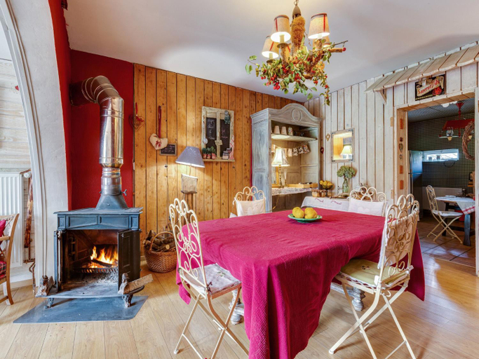 Others 5, Calvinet Retreat for Six Guests, Cantal