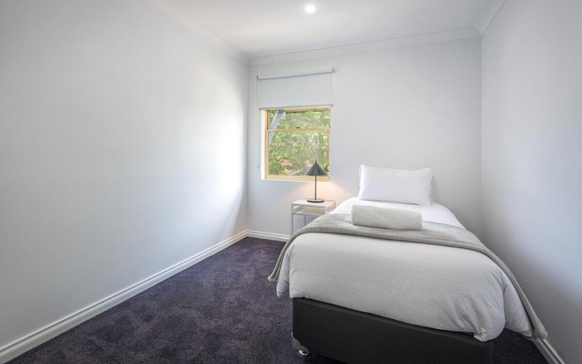Bedroom 2, Middleton Beach Holiday Apartment, Albany