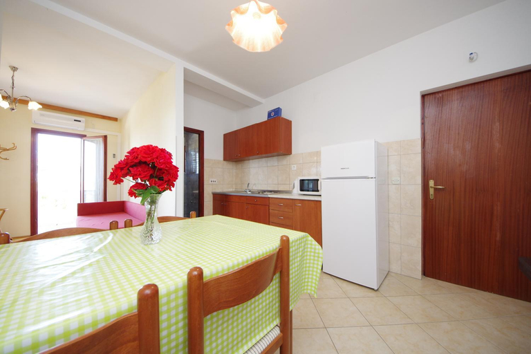 Others 5, Apartments Beach, Nin