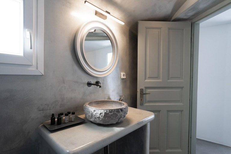 Bathroom 4, The Sunset Windmill, South Aegean