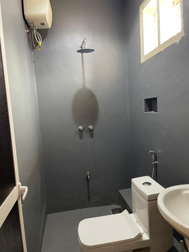 Bathroom, Motel Silva, Moshi Urban