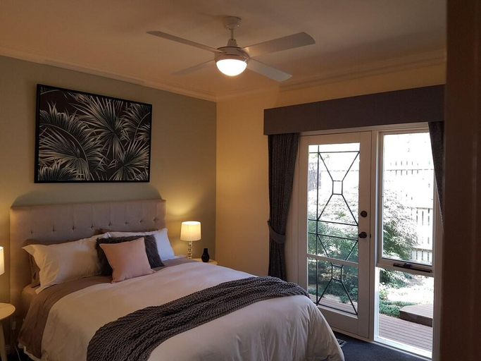 Bedroom 2, Healesville House - Fig Tree House, Yarra Ranges - North
