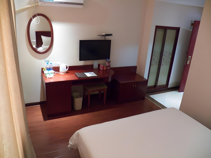 Bedroom 2, GreenTree Inn Yangzhou Jiangdu Development Zone Daqiao Town Express Hotel, Yangzhou