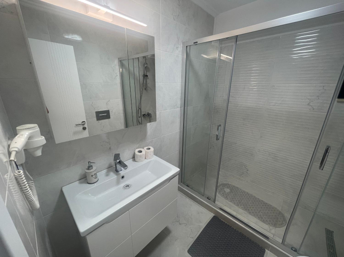 Bathroom 3, SOLID BARRELS LUXURY APARTMENTS, Constanta