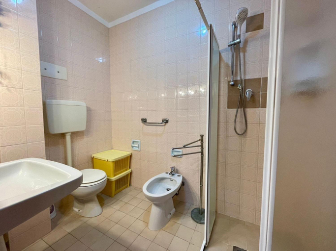 Bathroom, Apartment for 5 people With Pool And Sea View, Venezia