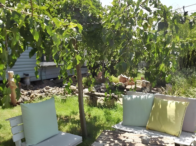 Others 4, Villa Romantica