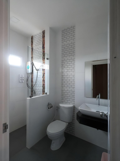 Bathroom 3, It's me Keaw Anong, Muang Nakhon Ratchasima