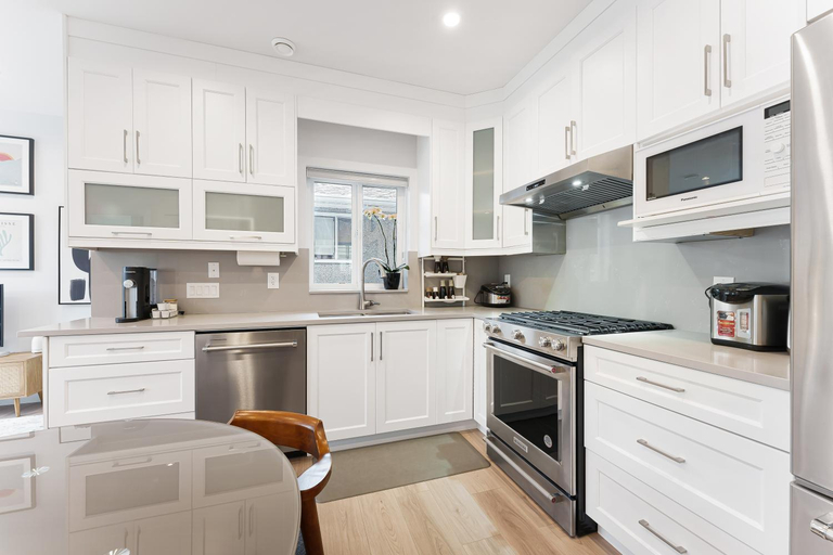 Others 4, Charming 3BR Home in a Lovely Vancouver Neighborhood, Greater Vancouver