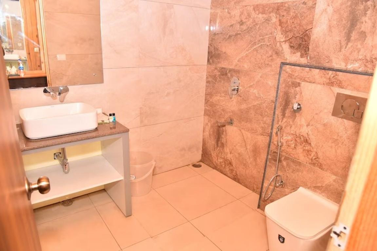 Bathroom 4, Qcent Woods Spa Resort, Rishikesh, Garhwal