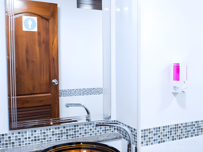 Bathroom 4, Peak Boutique City Hotel, Mueang Krabi