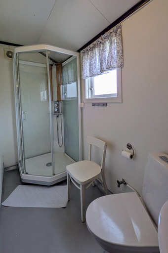 Bathroom 3, Dønhaug Gard, Kvinnherad