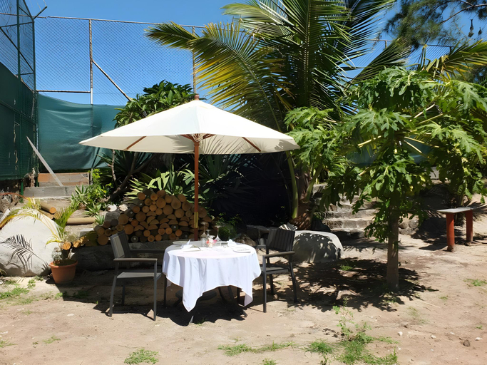 Food & Drinks 5, Eden Villa, Flacq