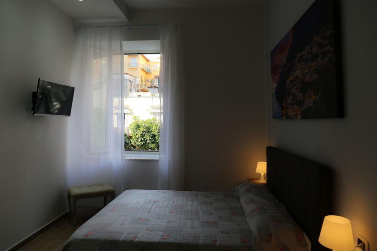 Bedroom 2, B&B Caracciolo 109, Napoli