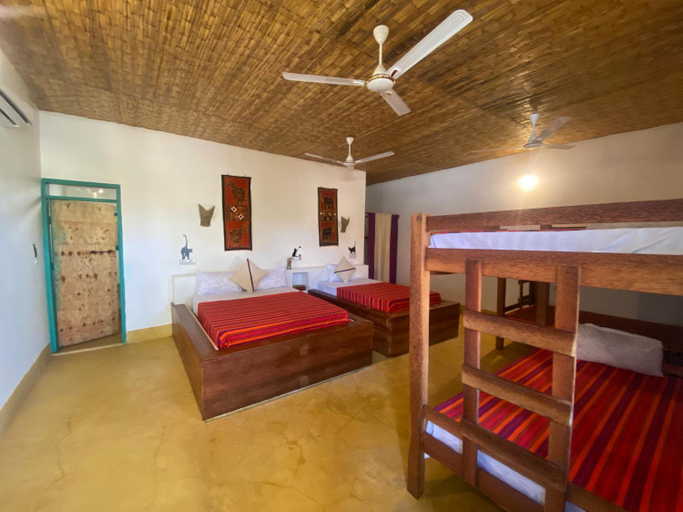 Bedroom 2, Shanti Yoga Home & Restaurant, Kusini