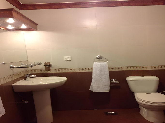 Bathroom, Lockwood Hotel Murree, Rawalpindi