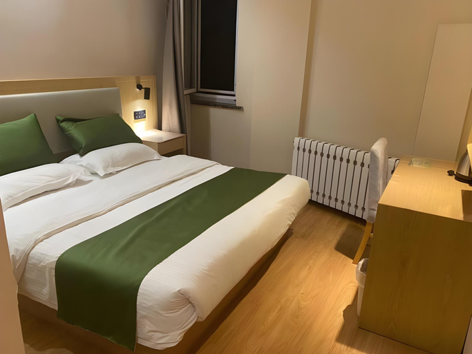 Bedroom 2, GreenTree Inn XingCheng ShouShan Express Hotel, Huludao