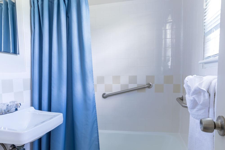 Bathroom 4, The Lodge at West River, Windham