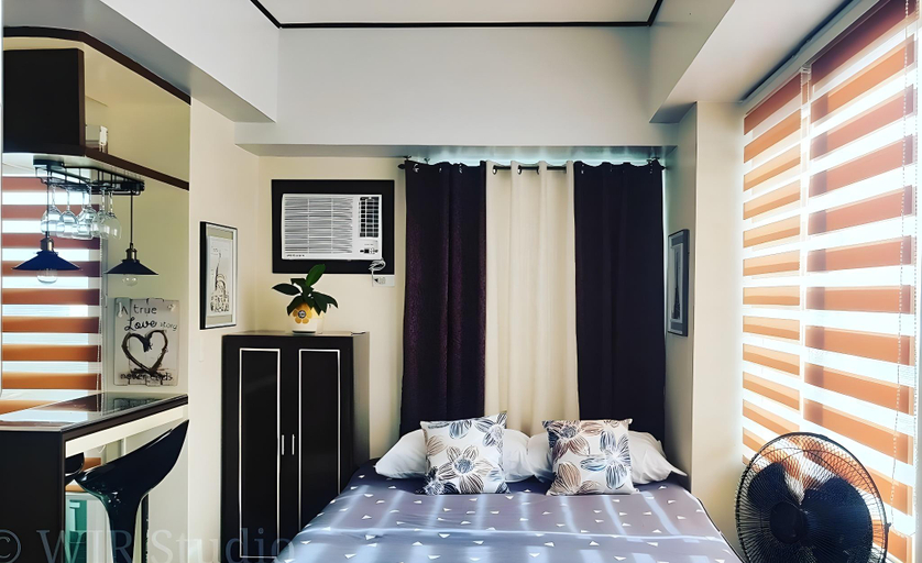 Bedroom, Deluxe Couple Suite - with Lake View in Alabang!, Muntinlupa