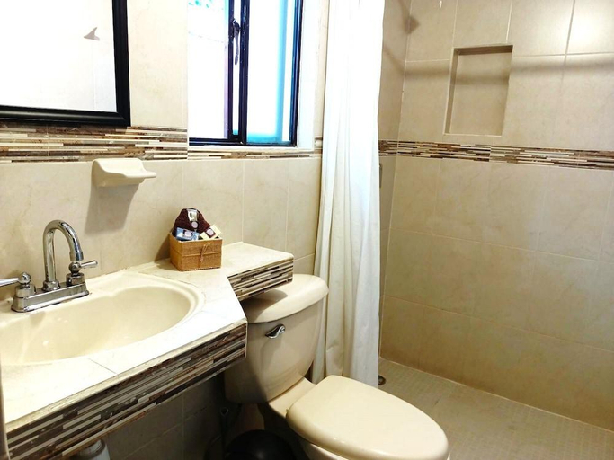 Bathroom, CASA FLOR DE VIDA, San Cristóbal de las Casas