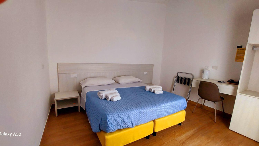 Bedroom 5, Olimpo degli Dei, Napoli