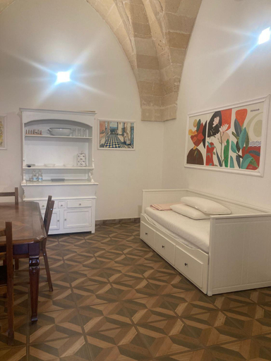 Others 2, Palazzo Primitivo, Taranto