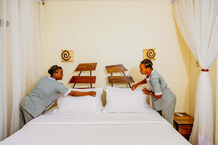 Bedroom 3, Weruweru River Lodge, Hai