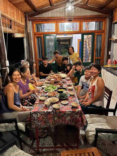 Food & Drinks, Chez Phuong Cat Ba -Private entire house, Cát Hải