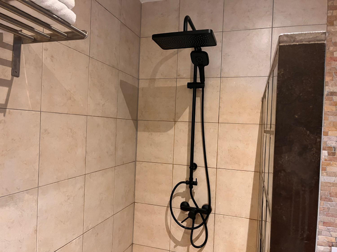 Bathroom 3, Dunez men only resort, Heusden
