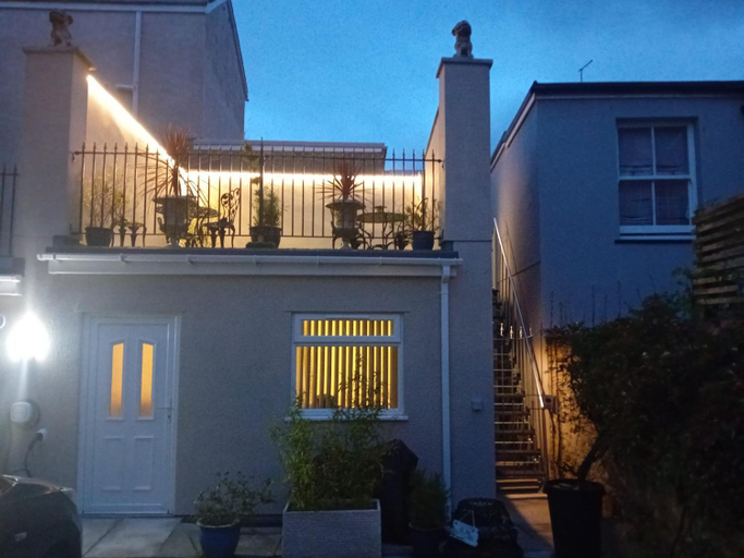 Others 5, Grosvenor House - onsite free parking, Devon