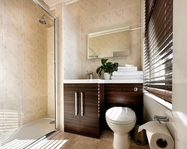 Bathroom, The Hive at 52, Cheshire West and Chester
