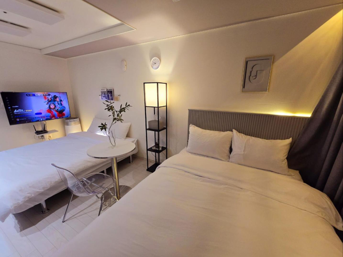Others 3, Dongseongro DSR&U Hotel room, Buk