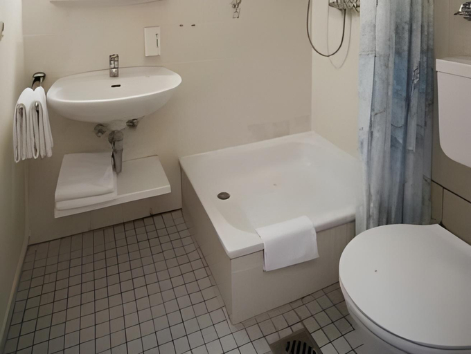 Bathroom 5, Arnimsruh Hotel Garni, Lübeck