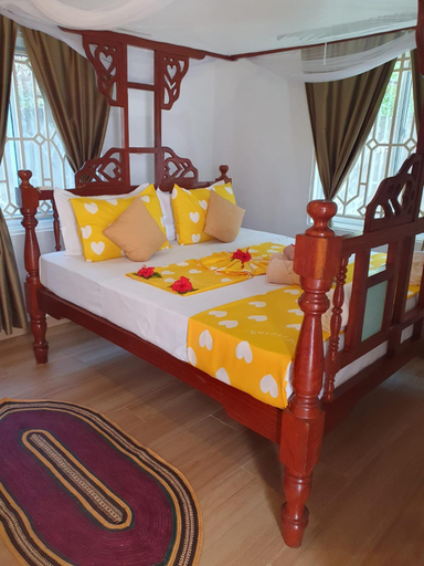 Bedroom 2, White Jaguar House, Kusini