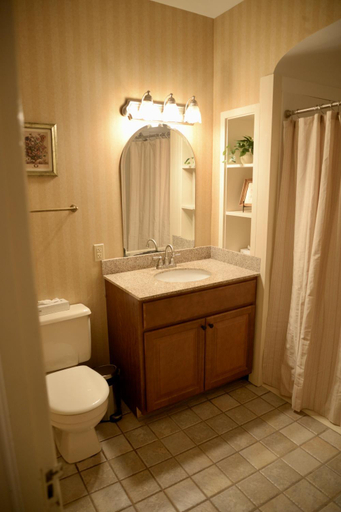 Bathroom 3, Strasburg Village Inn, Lancaster