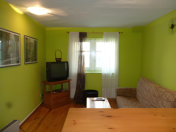 Others 5, Hostal Betelu, Navarra
