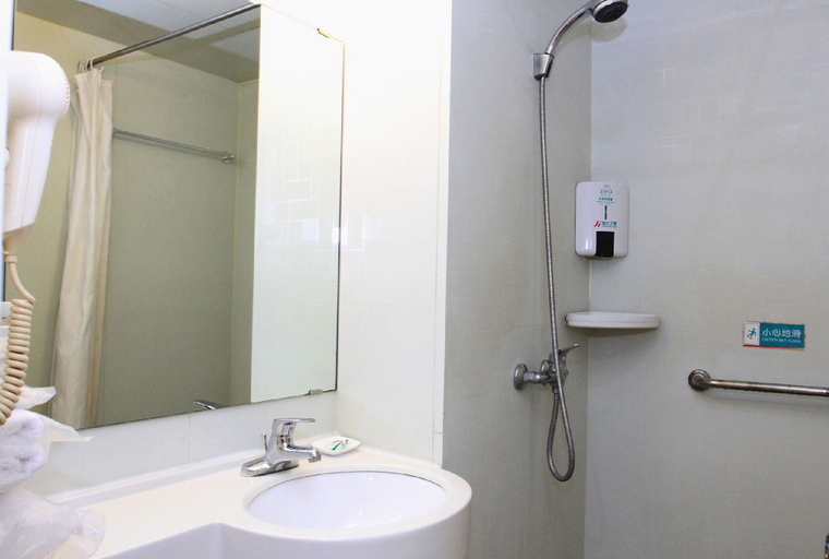 Bathroom 3, Jinjiang Inn Zhangjiakou Renmin Park Branch, Zhangjiakou