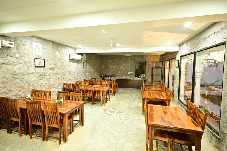 Food & Drinks 4, Hem Vilas, Sawai Madhopur