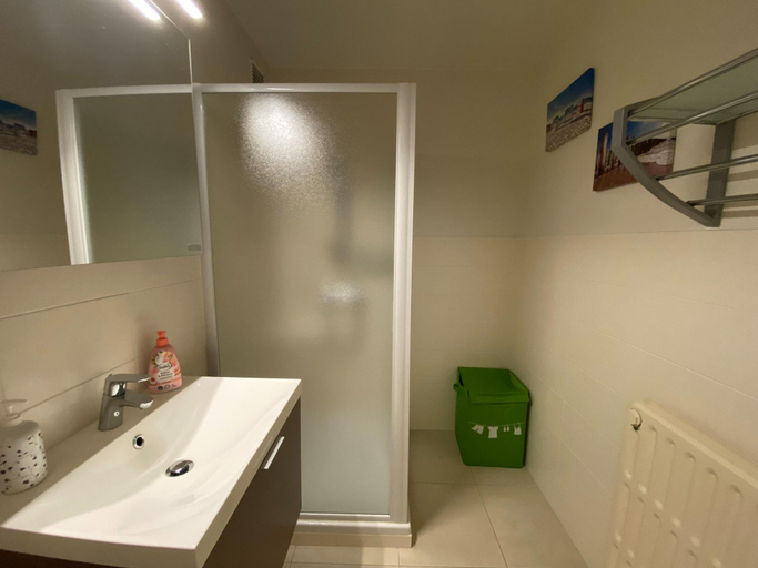 Bathroom 3, Relaxing Coastal Escape, West-Vlaanderen