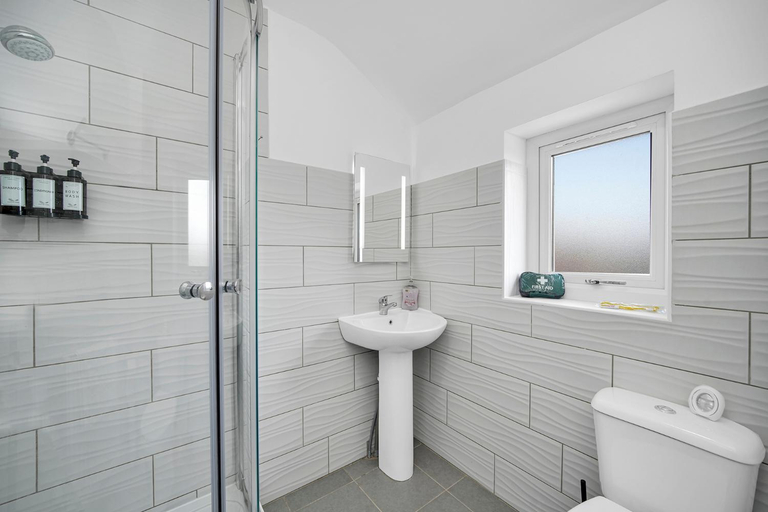 Bathroom 3, Hamdan Suites Stratford London, London