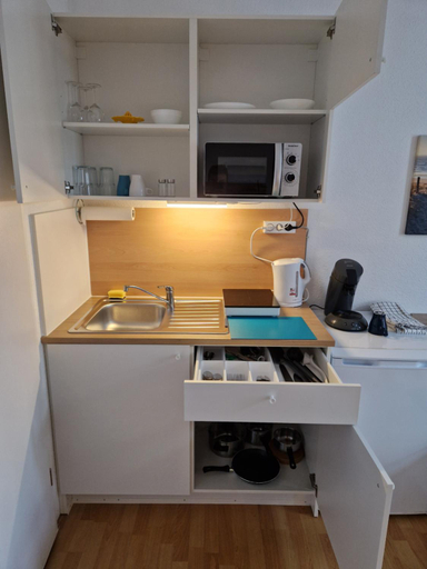 Kitchen 4, Zimmervermietung Berlin Mertens, Berlin