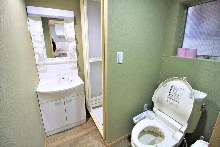Bathroom 3, MW Hotel, Arakawa