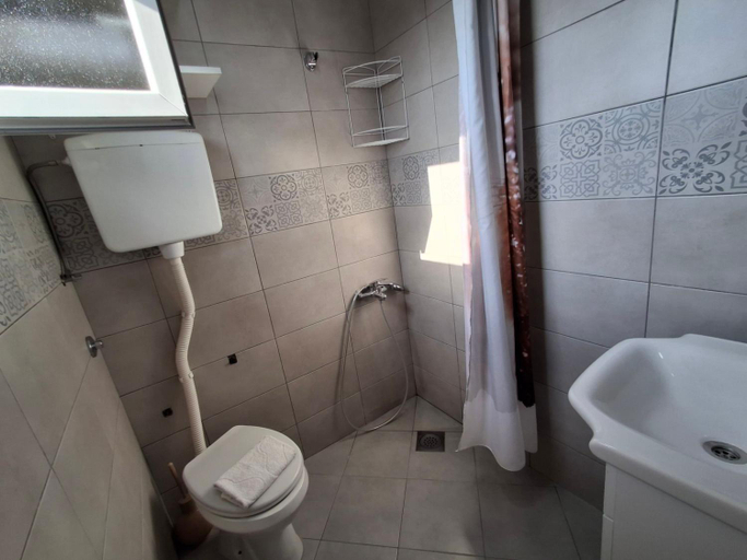 Bathroom 2, AS MONTENEGRO SUITES